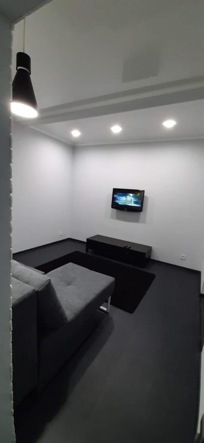 Modern In The Center Of Town דירה *